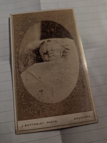 Post mortem baby carte - baby, de