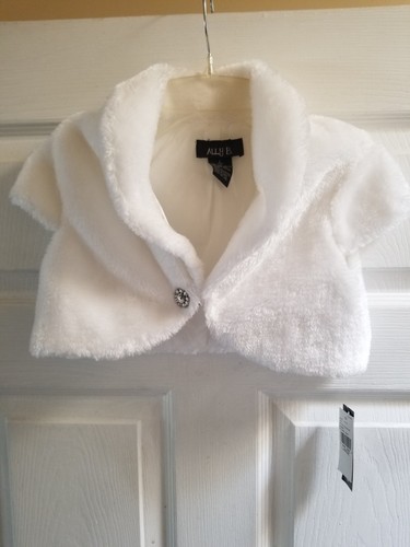 Ally white faux fur cropped - b,
