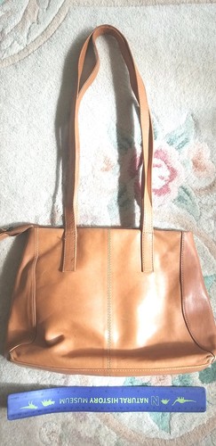 Jobis tan leather handbag