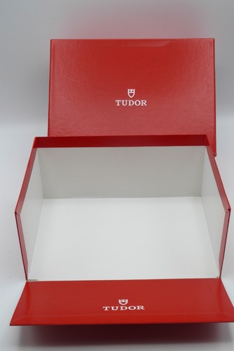 Tudor black bay outer carton