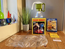 RARE UNUSED VINTAGE 70'S AVOCADO GREEN BEL CREAM MAKER PLASTIC BASE RETRO BOXED