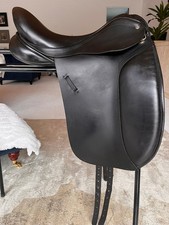 CLIFF BARNSBY DRESSAGE SADDLE • 17.5" • BLACK • MEDIUM/WIDE
