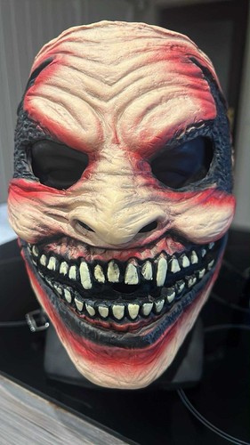 Wwe the fiend mask - fiend, bray