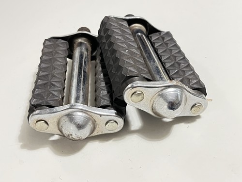 Vintage rubber waffle - rubber, pedals