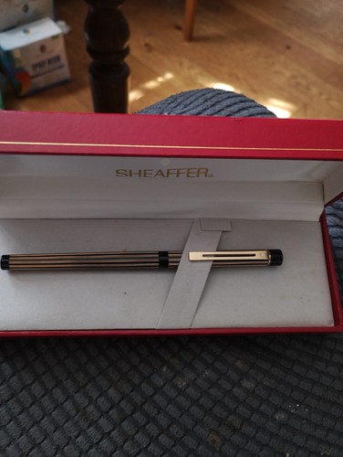 Sheaffer fountain pen - gold, nib