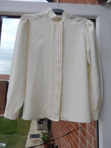 Alexon cream mandarin collar