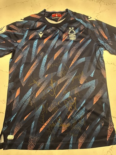 Signed nottingham forest - signed,