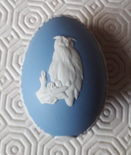 Wedgwood blue jasper owl - blue, egg