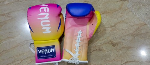 Venum elite boxing gloves - venum, lace