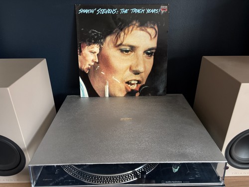 Shakin stevens the - shakin', track