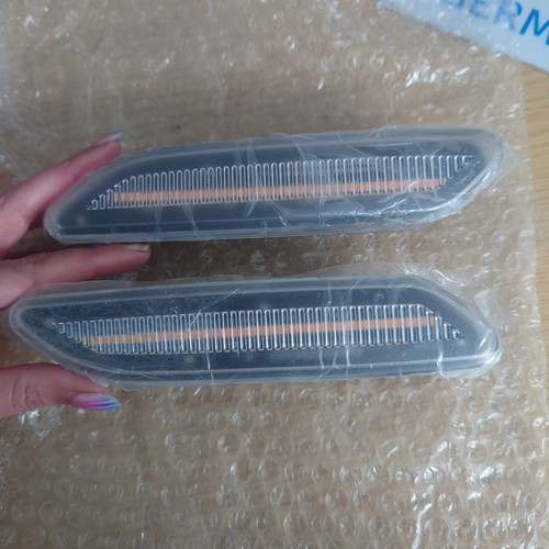 Clear lens side - clear, indicator