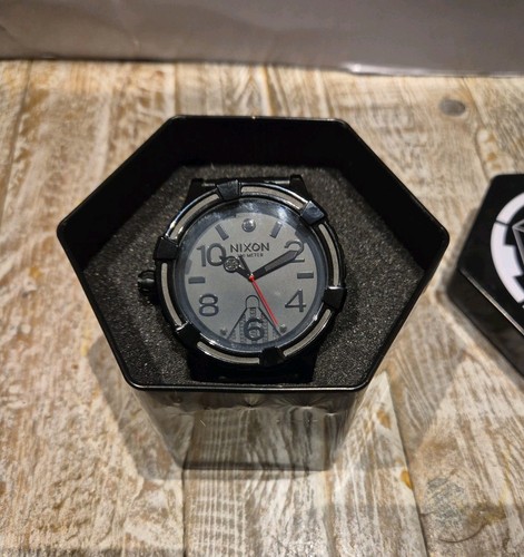 Nixon star wars - star, vader