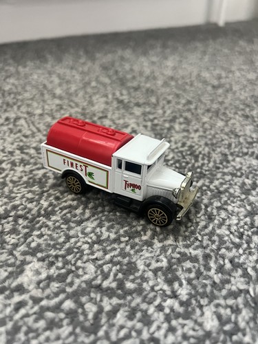 Corgi morris truck phoo - morris,