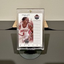 2011-12 Past & Present Derrick Rose Gamers Game Worn Used Jumbo Patch #100 Rare