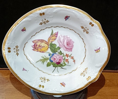 Superb new hall - serving, dish