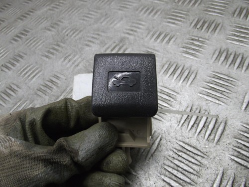 Toyota estima bonnet puller - toyota,