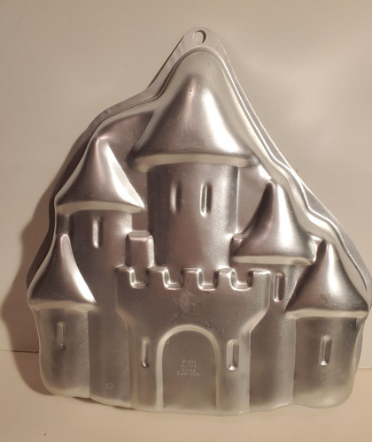 Vintage wilton princess castle - wilton,