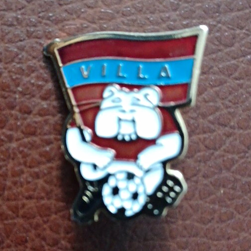 Aston villa enamel - "v",