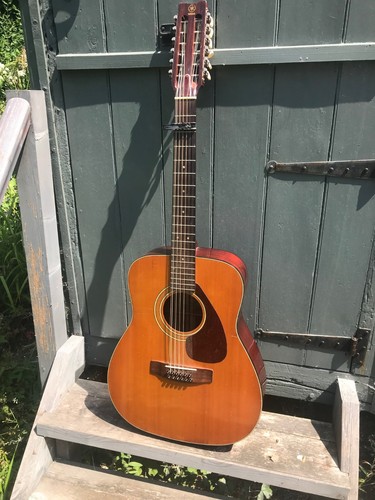 Yamaha fg260 string guitar - 12,
