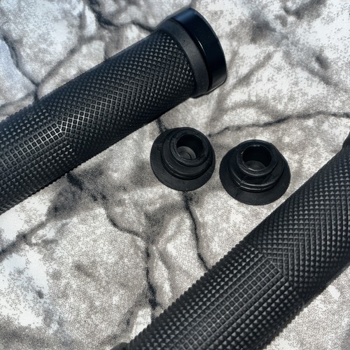Black lock cruiser grips - cruiser,