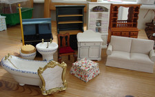 12 Pieces Of Dolls House Furniture 1/12th Scale.