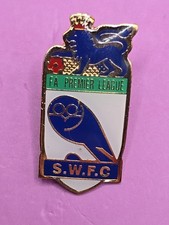 Pin Badge Metal Vintage Retro