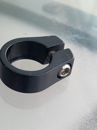 Unbranded single bolt old - old, mid