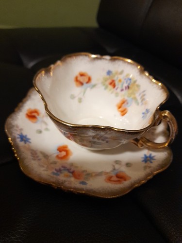Pretty 30s balmoral china cup - pretty,