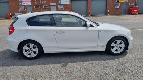 Bmw 120d white 3dr 2011 - se,