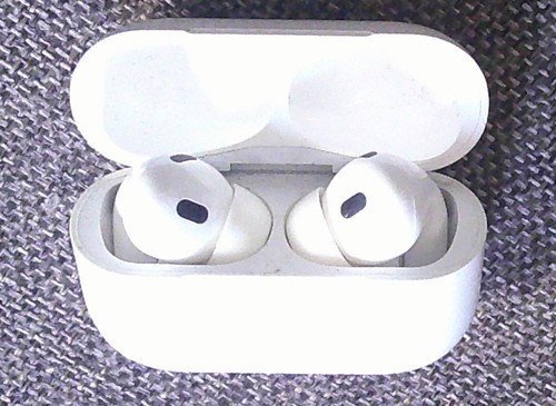 Apple airpods pro 1st - apple,