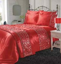 Elegant Shimmer Silk Duvet