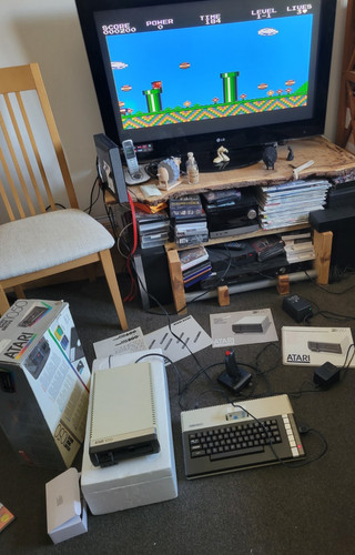 Atari 800xl with boxed 1050 - with,