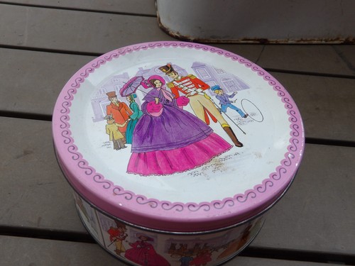 Vintage round mackintosh - round, mackintosh's