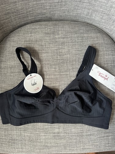 Triumph non wired bra new - new, tags