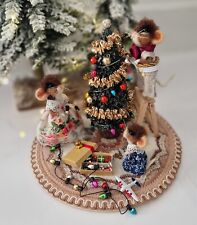 needle felted mouse family scene 