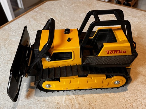 Tonka mighty bulldozer - tonka, tin