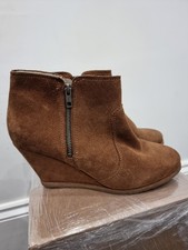 Barratts brown suede and cream