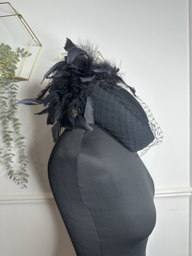 Vintage black fascinator - black,