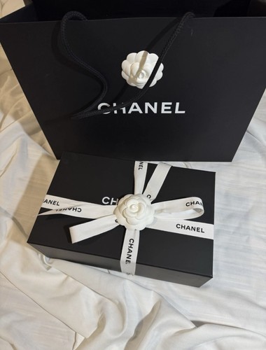 100 authentic chanel gift - 100%,