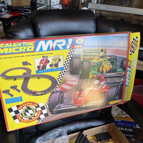 Scalextric micro formula one - scalextric,