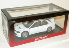 1/18 AUTOart Racing