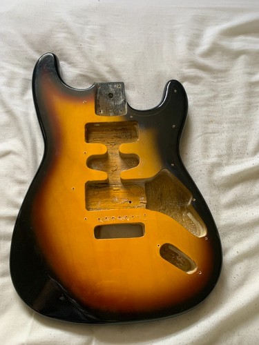 Sunburst used electric guitar - sunburst,