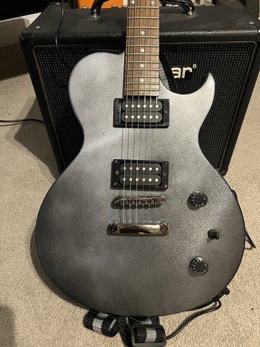 Electric guitar - electric,
