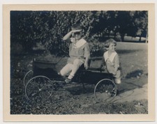 Early ANTIQUE PEDAL CAR Boys TOY c1910's SNAPSHOT photo AMERICAN NATIONAL ?
