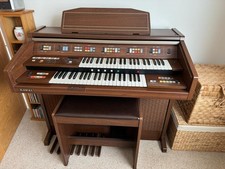 Kawai Electronic/Electric Organ ~ KX330 ~  Stool & Books Included