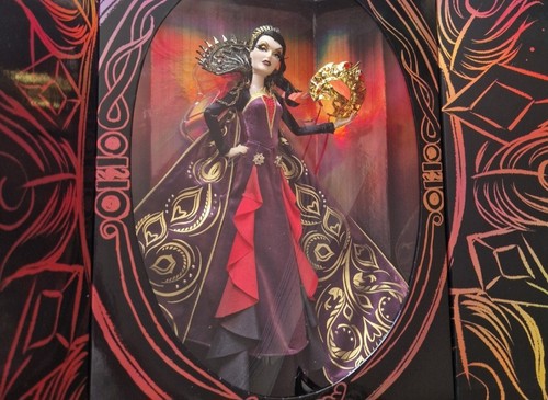 Disney store evil queen - store,
