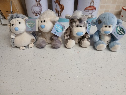 Blue nose friends - , heroes
