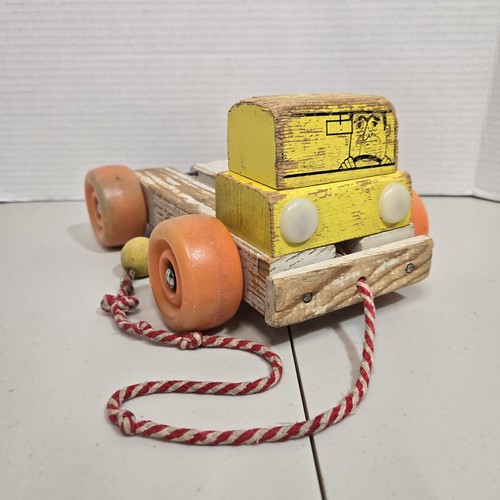 Vintage 1950s wooden pull - vintage,