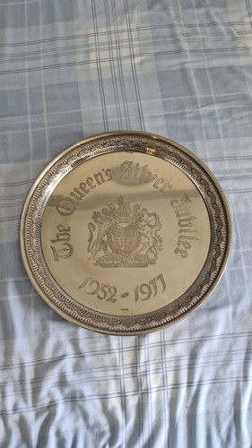 Queen silver jubilee - queen’s,