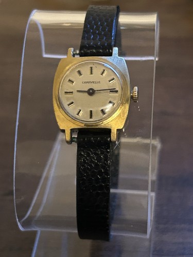Caravelle vintage womens